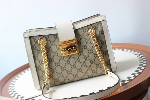 顶级原单原厂皮 新款专柜品质，顶级原单货，实物实拍，款号：498156，尺寸：26X18X10，材质，高级Pvc配原厂头层牛皮，Gucci Padlock 扣锁