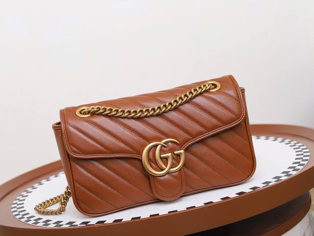 意大利原厂皮 Gucci新款专柜品质，顶级原单货，实物实拍，款号：443497，尺寸：26X15X7，材质，意大利原厂牛皮，令人欲罢不能的Gg Marmont包