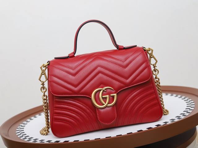 意大利原厂皮 Gucci新款专柜品质，顶级原单货，实物实拍，款号：498110，尺寸：26.5X19.5X11，材质，意大利进口原厂牛皮，Gg Marmont手