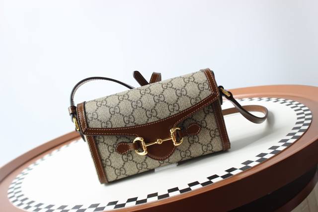 顶级原单原厂皮 新款专柜品质，顶级原单货，实物实拍，款号：699296，尺寸：18X12X5Cm，材质，意大利原厂正品牛皮，马衔扣1955系列中再次演绎出王炸爆