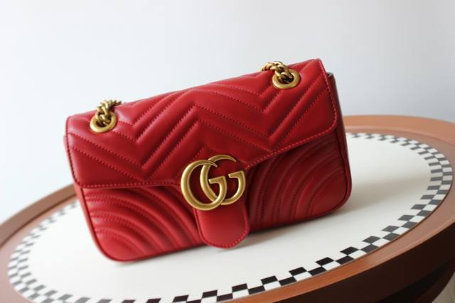 意大利原厂皮 新款专柜品质，顶级原单货，实物实拍，款号：443497，尺寸：26X15X7，材质，意大利原厂牛皮，令人欲罢不能的Gg Marmont包，优雅精致