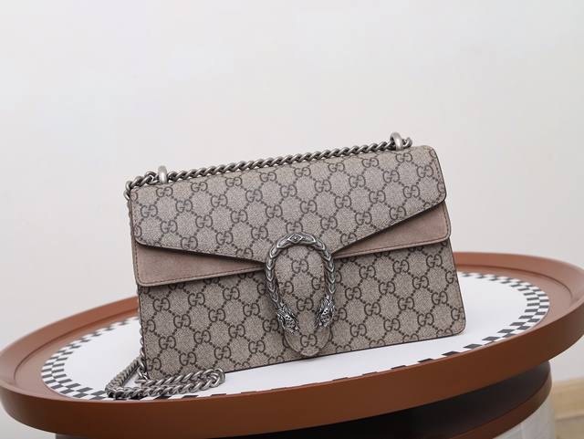 顶级原单原厂皮 新款专柜品质，顶级原单货，实物实拍，款号：400249，尺寸：28X17X9，材质，高级Pvc配原厂头层磨砂牛皮，最新款精美酒神斜挎包手拎包，顶