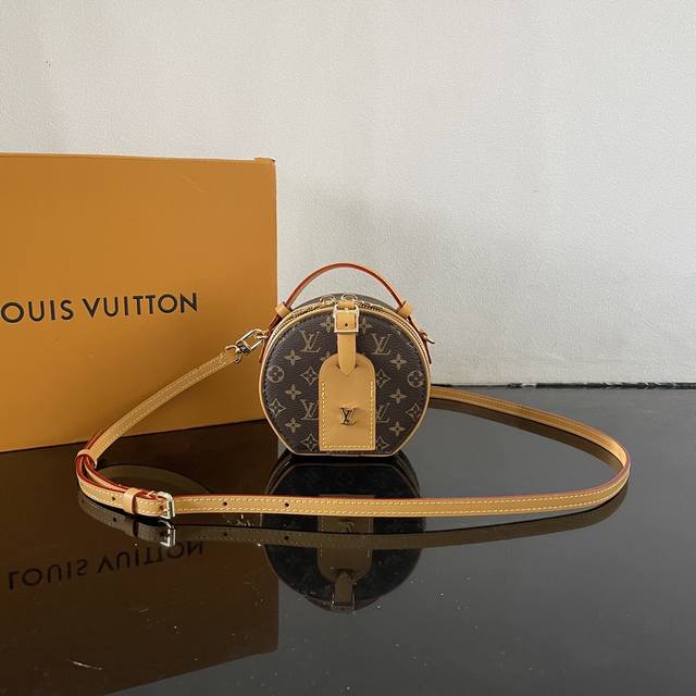 顶级原单M44699 M68276 Mini Boite Chapeau 手袋选用 Monogram Reverse 涂层帆布，点缀 Malletage 绗缝内