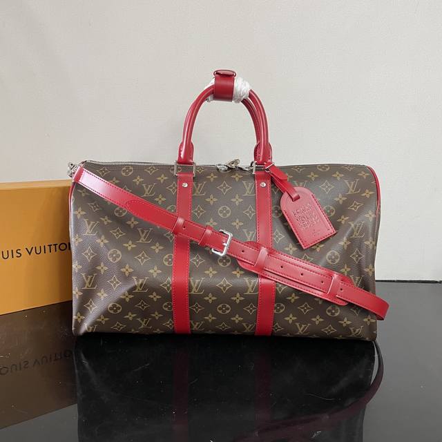 顶级原单M13807 M13808 本款 Keepall BandoulièRe 45 旅行袋为 Monogram Macassar 涂层帆布勾勒皮革饰边，华美