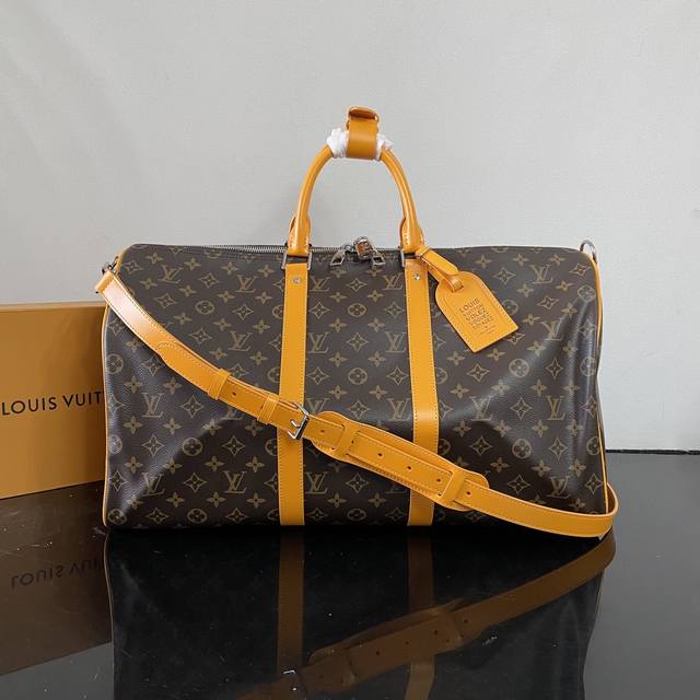 顶级原单M13807 M13808 本款 Keepall BandoulièRe 45 旅行袋为 Monogram Macassar 涂层帆布勾勒皮革饰边，华美