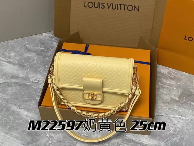 女神节福利 M22276黄色 全皮达芙妮系列 Dauphine 迷你手袋 此款 Dauphine 中号手袋采用柔软的牛皮革材质，新的迷你版 Monogram 压