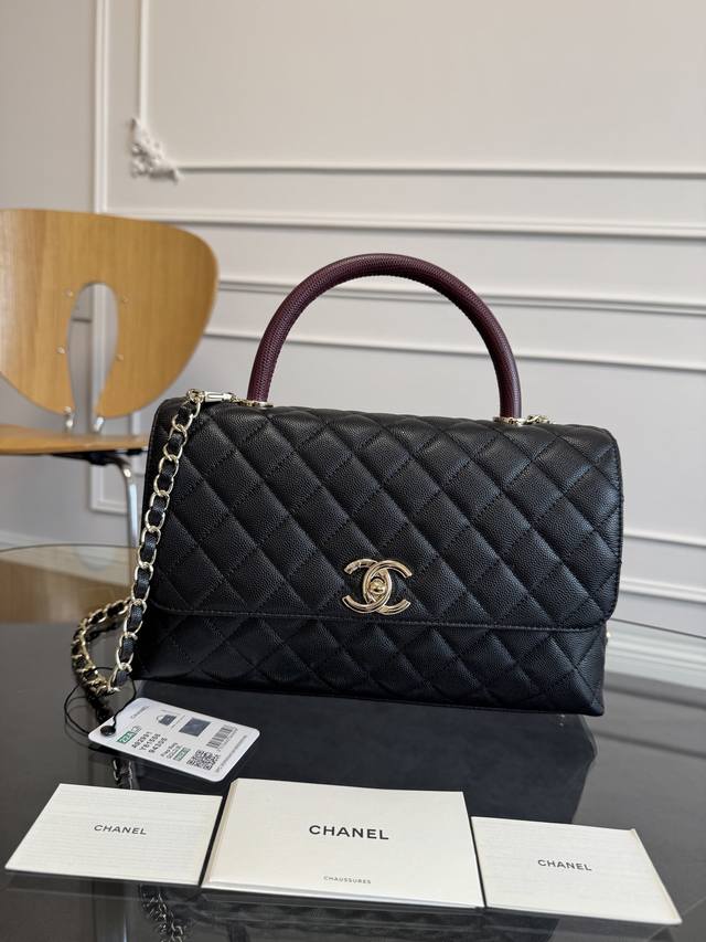 原单高质量 独家高清实拍黑配红球手24年新款 92991车边 内里配小羊皮 口盖手提包当季辣子鸡的小迷你尺寸 Cocohandle经典款几乎是王炸现在推出了 更