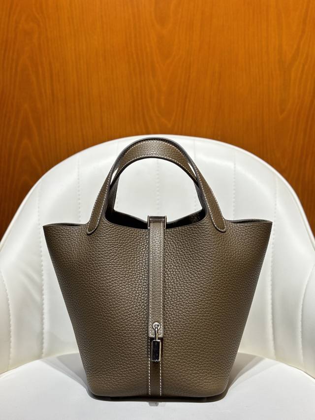 厂价 。 最高版本原厂皮顶级原单配专柜全套包装 大象灰 银扣 18Cm 菜篮子全手工银扣现货Tc皮质全手工全蜡线缝制实拍细节图