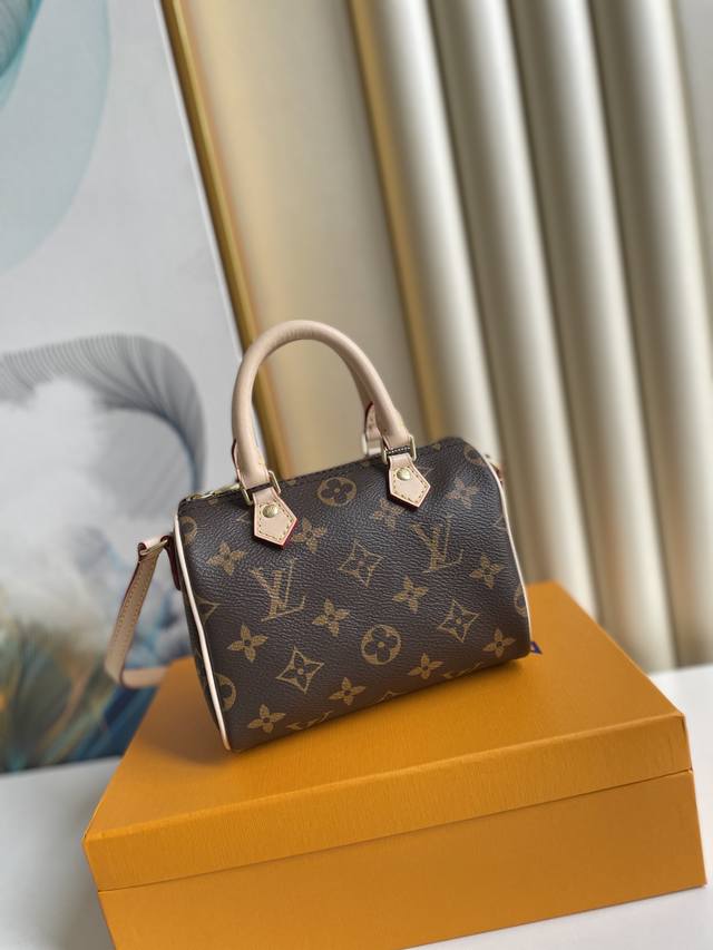 厂价 。 最高版本原厂皮顶级原单配专柜全套包装 M61252 16×11×9 Nano Speedy 迷你枕头包 0210 厂价 。 最高版本原厂皮顶级原单配专柜全套包装 M61252 16×11×9 Nano Speedy 迷你枕头包 0210