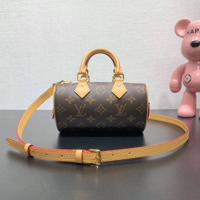 款号：M13226 带原版163芯片 本款 Nano Speedy 手袋选用品牌经典 Monogram Empreinte 皮革裁出摩登紧凑构型，并以柔美色调烘