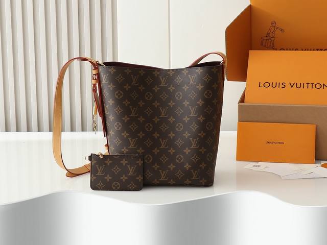 顶级原单,加强版M12926 老花大号 顶级原单 独家背景实拍 本款 All In 手袋为 Monogram 帆布搭配亮泽金属件,以标志性挂锁和名牌彰显经典格调 顶级原单,加强版M12926 老花大号 顶级原单 独家背景实拍 本款 All In 手袋为 Monogram 帆布搭配亮泽金属件,以标志性挂锁和名牌彰显经典格调