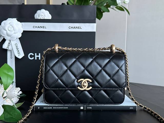 Chanel 24C高级手工坊 双金珠口盖包 小号 黑色 正品皮 真正全国垄断性原厂“三只羊”胎牛腊感亮面小牛皮，光泽极佳且韧性强，Zp级纯铜24K真金厚镀砂金