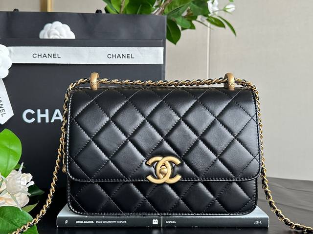 Chanel 24C高级手工坊 双金珠口盖包 大号 黑色 正品皮 真正全国垄断性原厂“三只羊”胎牛腊感亮面小牛皮，光泽极佳且韧性强，Zp级纯铜24K真金厚镀砂金