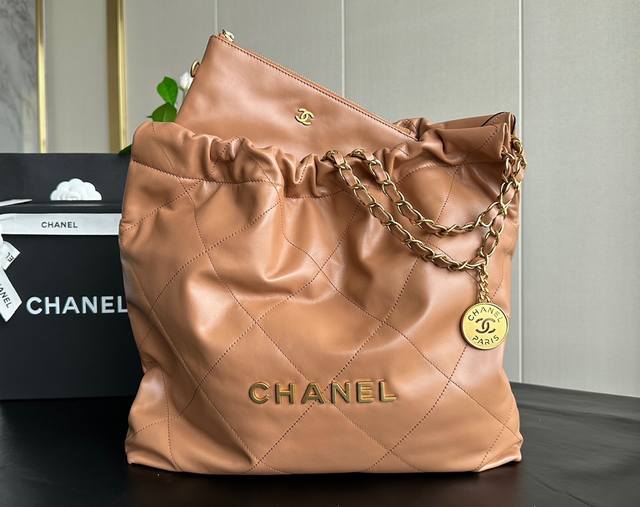 Chanel 22Bag 焦糖色 金扣 中号 正品皮 真真正正开料部流入原厂尾皮 Montebello 小牛皮，独家且直接垄断性！皮面光泽、油亮，抓皱皮纹清晰可