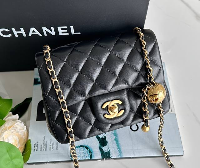 Chanel 23K 金球方胖子 黑色 23K最新版本全新升级 硬底与U型侧围 全新升级改造最新版本、采用进口渠道定制小羊皮，皮面毛孔清晰无喷涂，光泽柔和不假亮 - 点击图像关闭