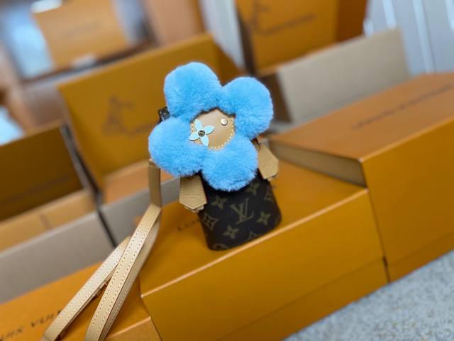 顶级原单 M12269 支持Nxp芯片感应 动态芯片Vivienne 手机包 M12269 老花 蓝色 太阳花 Vivienne 手机包出自 Snow Show