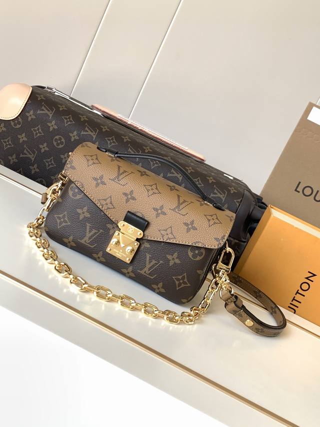 动态芯片 M46279黄花 顶级原单 独家背景实拍 M46225黄花本款 Pochette MéTis East West 手袋选用 Monogram 帆布、牛