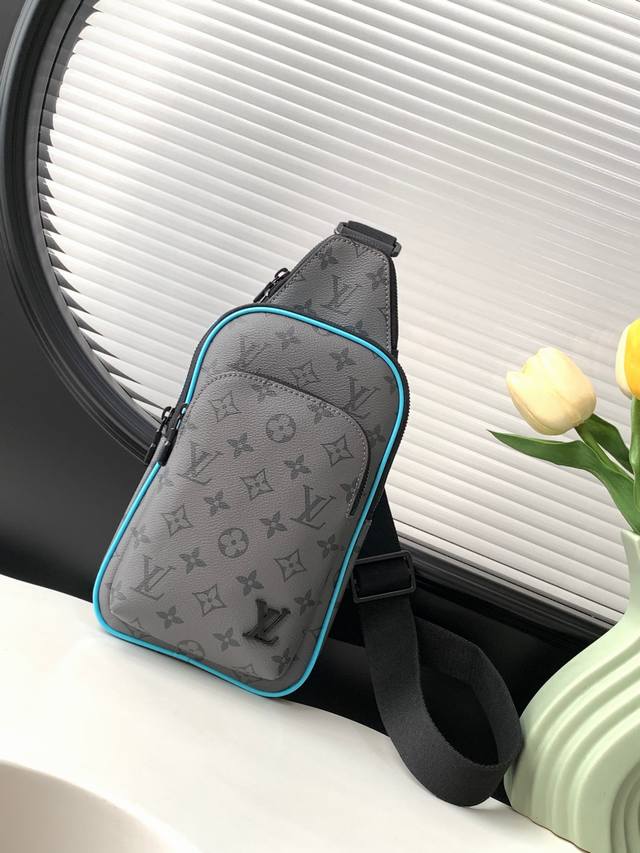 动态变码芯片 顶级原单加强版 头层M11703灰蓝配色 对版质量 M47137黑花本款 Avenue 小号单肩包选用 Monogram Eclipse 涂层帆布 动态变码芯片 顶级原单加强版 头层M11703灰蓝配色 对版质量 M47137黑花本款 Avenue 小号单肩包选用 Monogram Eclipse 涂层帆布