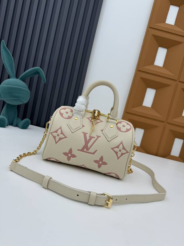 M46875冰白粉 M58953黑色 M46883冰白蓝 46575大象灰 M46397米白粉印 由双色 Monogram Empreinte 皮革制成,饰有 M46875冰白粉 M58953黑色 M46883冰白蓝 46575大象灰 M46397米白粉印 由双色 Monogram Empreinte 皮革制成,饰有