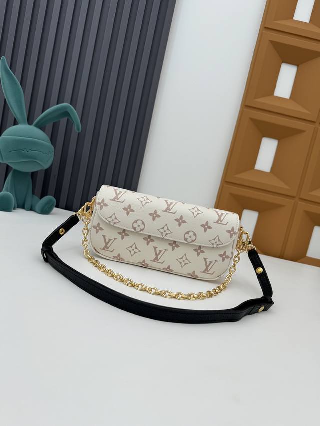 顶级原单 M83091白花 Wallet On Chain Ivy 手袋取材 Monogram 帆布，灵感源自 2000 年代的 Sac Recoleta 手袋