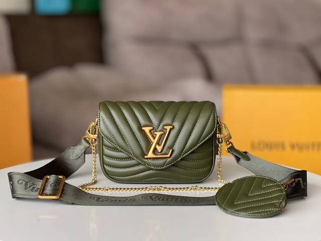 原单品质对版开发原单五金M56466 M56471 M56461 以绗缝小牛皮打造此款多功能 New Wave Multi-Pochette 斜挎包。其宽幅包带