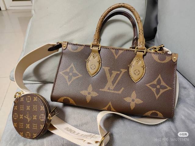 顶级原单全钢五金M46653老花本款 Onthego 托特包融合 Giant Monogram 和 Monogram Reverse 帆布，焕新演绎 East