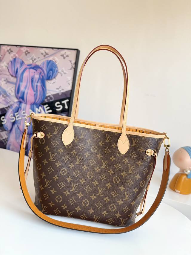 动态芯片配专柜包装』 海外原单M11947独家实拍！作为路易威登的经典设计之一，Neverfull BandoulièRe Inside Out 中号手袋此次取