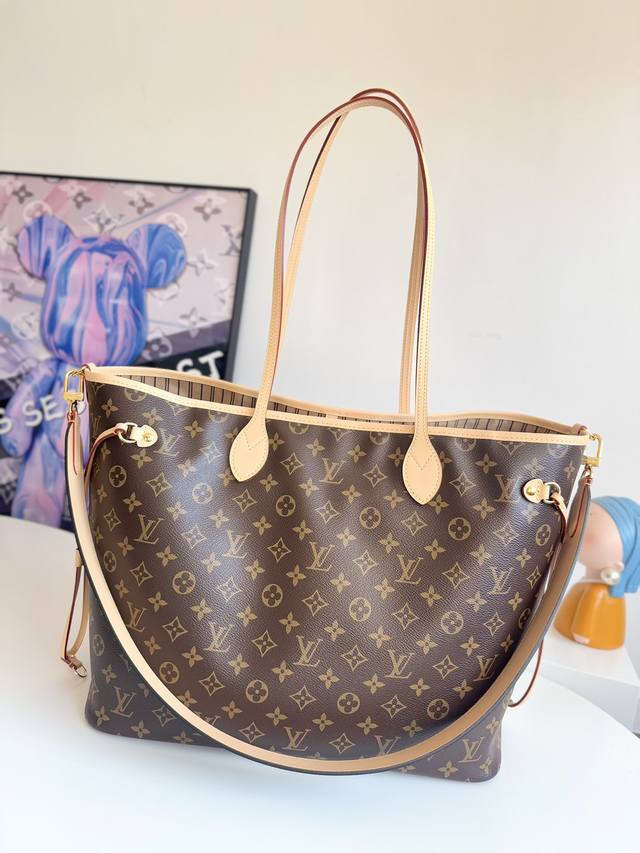 动态芯片』 海外原单M11948独家实拍！Neverfull BandoulièRe Inside Out Gm 手袋以 Monogram 帆布和缤纷压花织物演