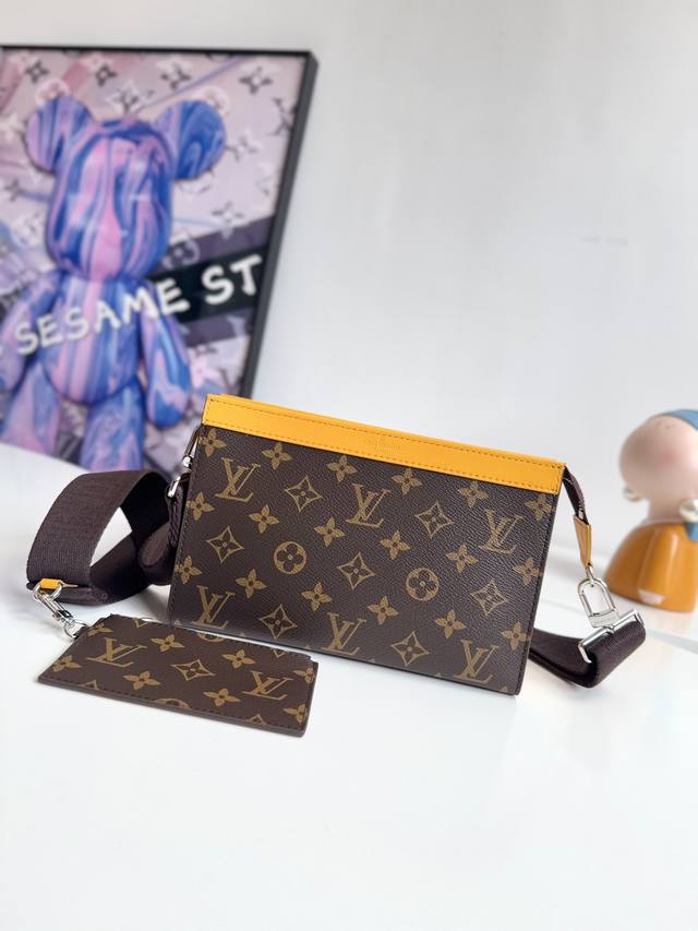海外原单M81124黄色独家实拍！Gaston Wearable Wallet 手袋脱胎于Pochette Voyage 手拿包，以 Monogram Shad
