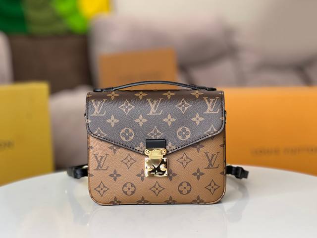 顶级原单变码芯片全钢五金型号：M11941双肩邮差包 Pochette MéTis 手袋本次以双肩包构型跃入新季潮流视野。涂层帆布包身铺陈 Monogram 与