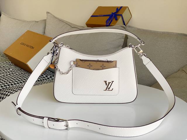 对版开发细节完美原单五金 Marelle 手袋 M80688 M80689 克色 Marelle 手袋取材 Epi 粒面皮革，以链条固定外袋之中的可拆卸帆布拉链