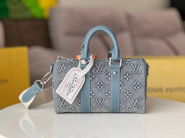 全钢五金变码芯片型号：M22762原单 本款 Keepall BandoulièRe 25 手袋展现 Monogram Washed Demin 帆布的古着质感