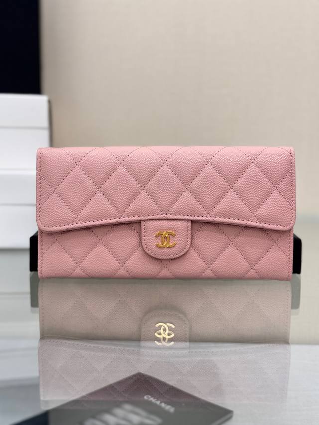 Chane！ 经典三折长款钱包 顶级皮料五金，菱格纹路.原单品质！ 细节美到淋漓尽致 全套包装！ 尺寸10.5-19-3Cm As80758