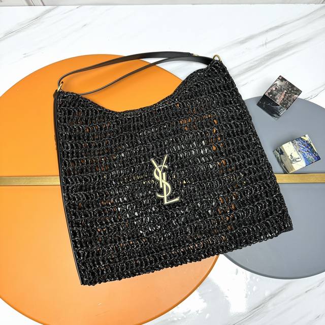 原厂皮 精品专供拉菲草编织杏 金 新推出的这款Oxalis 编织肩背包也是度假玩耍的不二选择,采用拉菲草编织成网格纹理 镂空风格营造出轻盈透肤的视觉效果,又带着 原厂皮 精品专供拉菲草编织杏 金 新推出的这款Oxalis 编织肩背包也是度假玩耍的不二选择,采用拉菲草编织成网格纹理 镂空风格营造出轻盈透肤的视觉效果,又带着