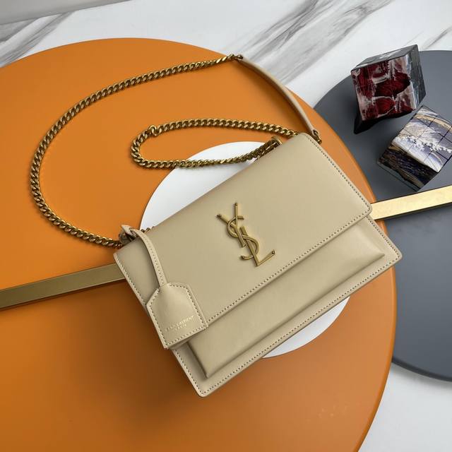 原单 无敌经典款牙签纹Sunset日落包原厂皮版本！出了这么长时间热度依然不减，可见它受人喜欢的程度非同一般！高品质原厂正品皮，正品开模五金，追求每一个每一个细