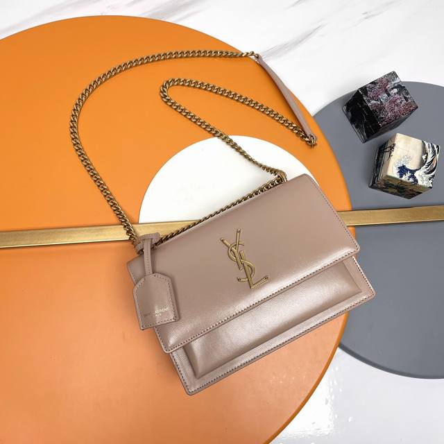 原单 无敌经典款牙签纹Sunset日落包原厂皮版本！出了这么长时间热度依然不减，可见它受人喜欢的程度非同一般！高品质原厂正品皮，正品开模五金，追求每一个每一个细