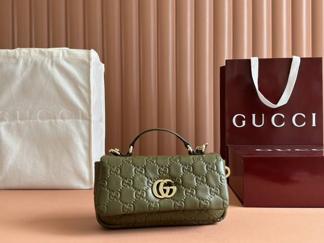 原厂皮配置专柜全套包装 Gg Milano系列迷你肩背包 806017 Aad5X 9110 在米兰时装周期间,品牌创作总监Sabato De Sarno打造的 原厂皮配置专柜全套包装 Gg Milano系列迷你肩背包 806017 Aad5X 9110 在米兰时装周期间,品牌创作总监Sabato De Sarno打造的