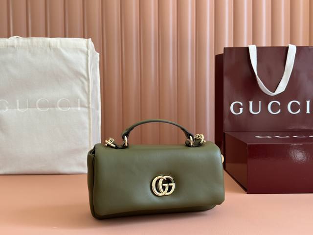 原厂皮配置专柜全套包装 Gg Milano系列迷你肩背包 806017 Aad5X 9110 在米兰时装周期间，品牌创作总监Sabato De Sarno打造的