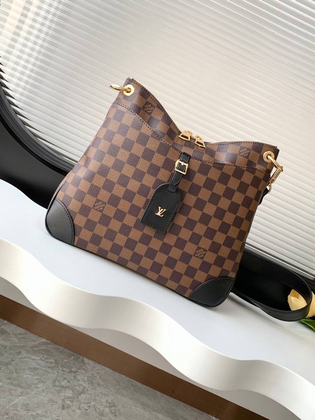 动态变码芯片 顶级原单加强版 M45355 M50062非格黑 路易威登于 秋冬推出新款 OdéOn，将优雅格调与实用功能融为一体。Monogram 帆布辅以拉