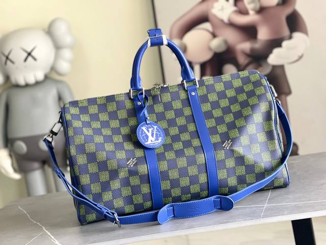 00161 顶级原单50尺寸 本款 Keepall BandoulièRe 50 旅行袋出自 秋冬时装秀，以 Monogram Dust 涂层帆布搭配做旧牛皮革