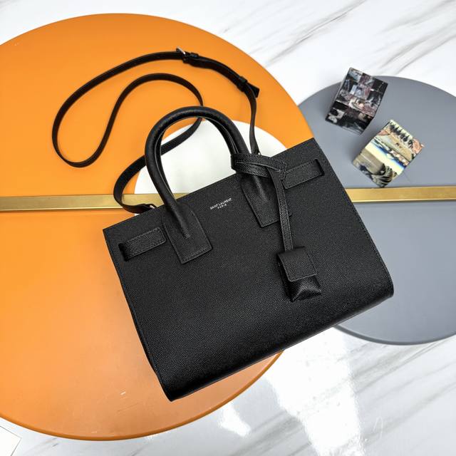 Sac De Jour 经典风琴包球纹_Baby Size黑色26Cm_ 还配有长肩带！一个发票隔层_！ 包内一个大空间的设计理念_ 让你什么都能往包里塞！ 永