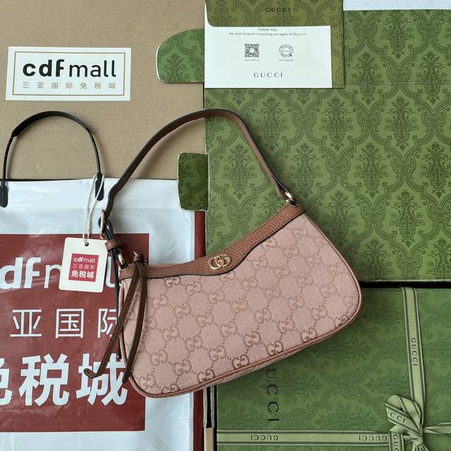 原厂皮配 Cdfmall三亚免税店手提袋 Ophidia系列Gg小号手袋。作为品牌颇具辨识度的设计元素，Gg帆布一如既往为经典手袋款型增色添彩。作为品牌Ophi