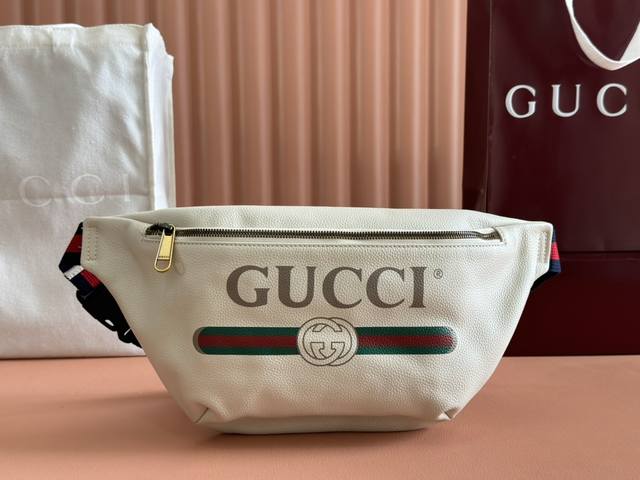 原厂皮配置全套包装 ！！Guccl 世界瞩目的包包 CococapitáN Bags 这款以西班牙艺术家CococapitáN一起合作并同命名的腰包正席卷着整个