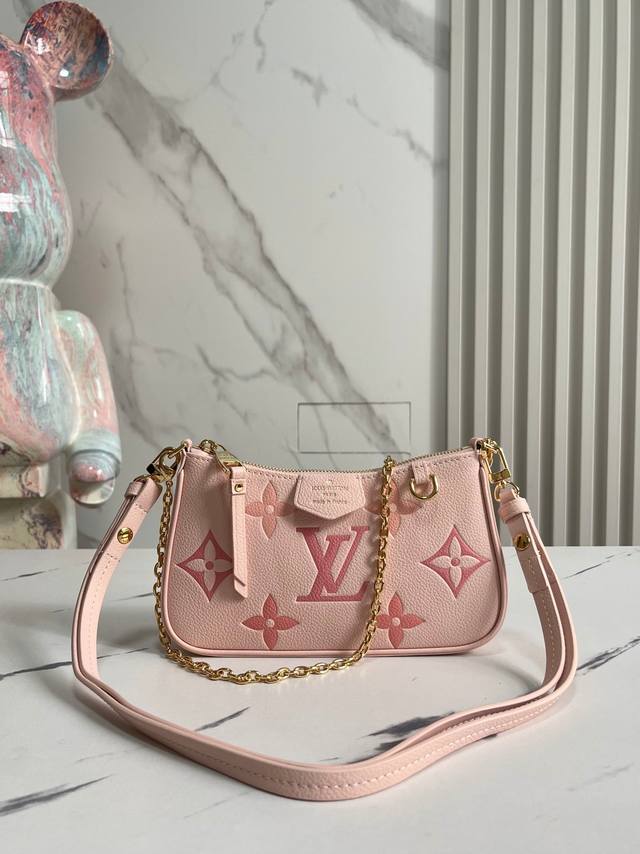 顶级原单 独家实拍 M80349粉色 全皮麻将包系列 M82346 本款 Easy Pouch 手袋出自 Lv Gradient 系列，为 Monogram E