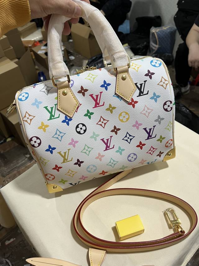 爆款新款到货-对版底部顶级原单复刻独家实拍村上隆谷爱凌款-M13085白彩，预定现货实拍效果