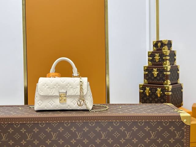 全钢五金 变码芯片 特级配全套包装 M12145白色压花 本款Nano Madeleine手袋以Monogram Empreinte皮革演绎 Madeleine