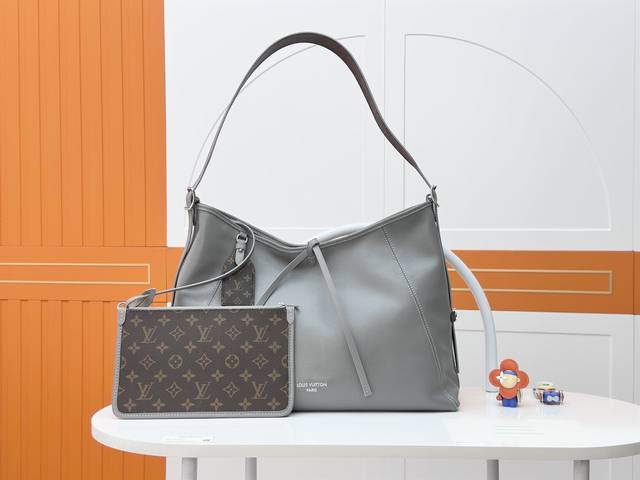 全钢五金 变码芯片 特级配全套包装 本款 M25143黑色 M12583灰色 Carryall Dark 中号手袋以柔软羊皮革塑造时尚慵懒廓形，为 春夏秀场造型