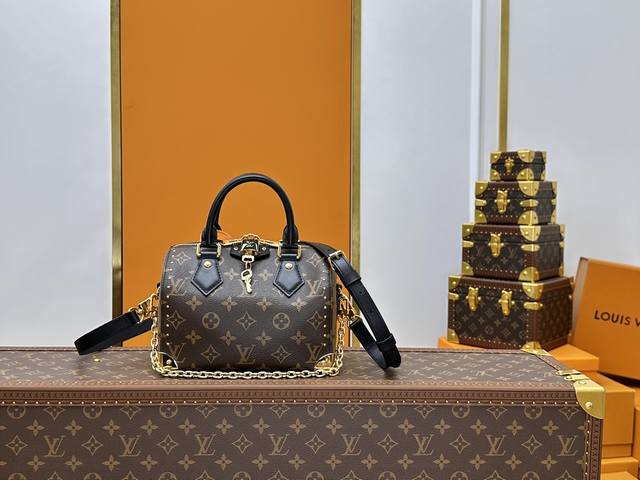 全钢五金 变码芯片 特级配全套包装 M13146老花杏 Speedy Trunk 手袋以大胆理念重构经典设计，瞩目亮相路易威登2025 Cruise 早春秀场。