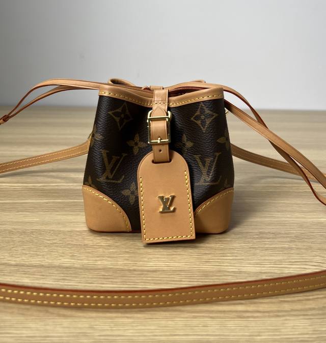 芯片钢 真正的原厂货，Zp级正品级品质，我们确保所有材料，五金，车线，油边都达到正品百分百的原材料 M57099烧麦包 Noé Purse 手袋 Noé Pur