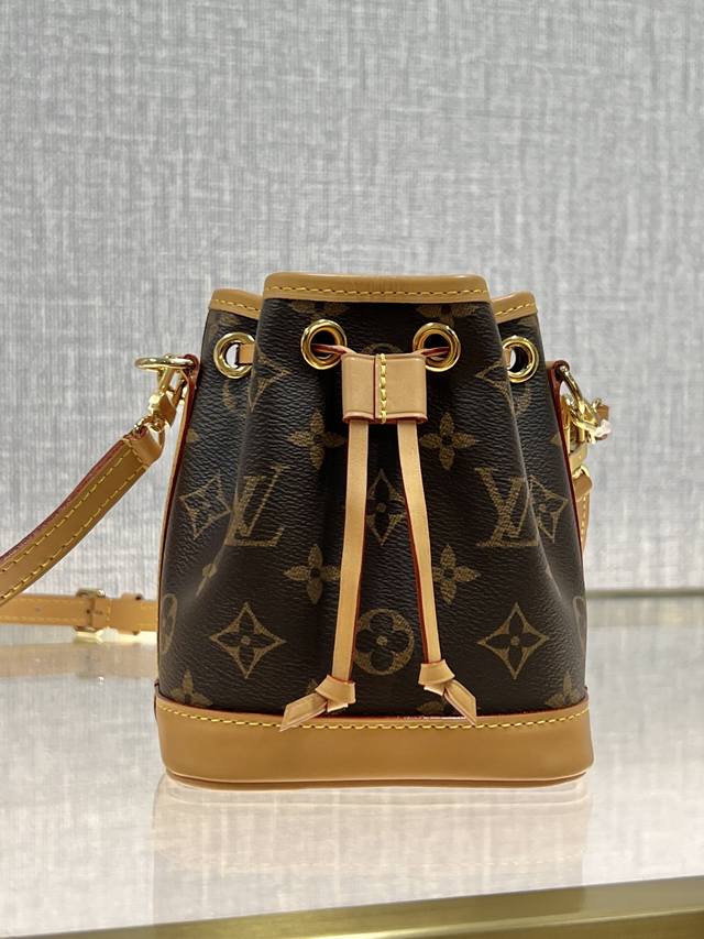 芯片钢 M81266迷你水桶包 Nano Noé 手袋 独家手机实拍版本细节图 喜欢实拍的看这里 绝对的实拍 手机实拍图分两组上传 独家渠道货 全网首发 独家欧